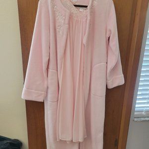 Miss Elaine Night Gown and Matching Robe